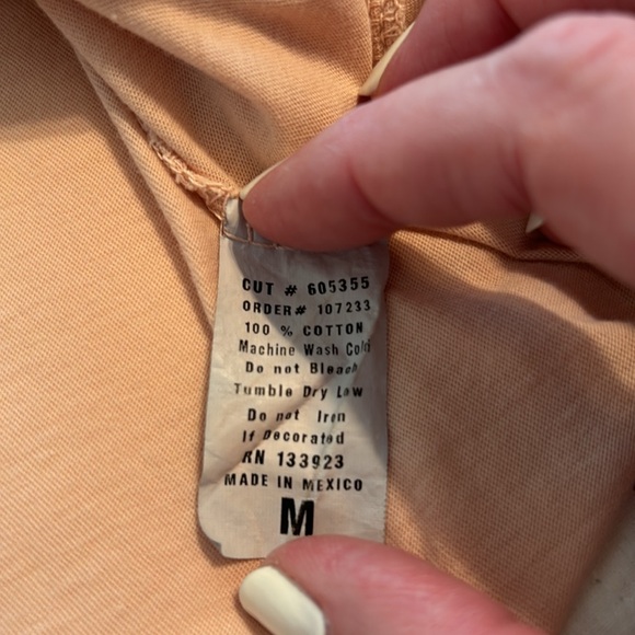 PAC SUN LA GRAPHIC TEE-Apricot w/ocean wave design in Size Medium - Picture 4 of 7